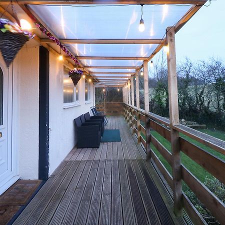 Petlyns Patch Villa Holyhead Bagian luar foto