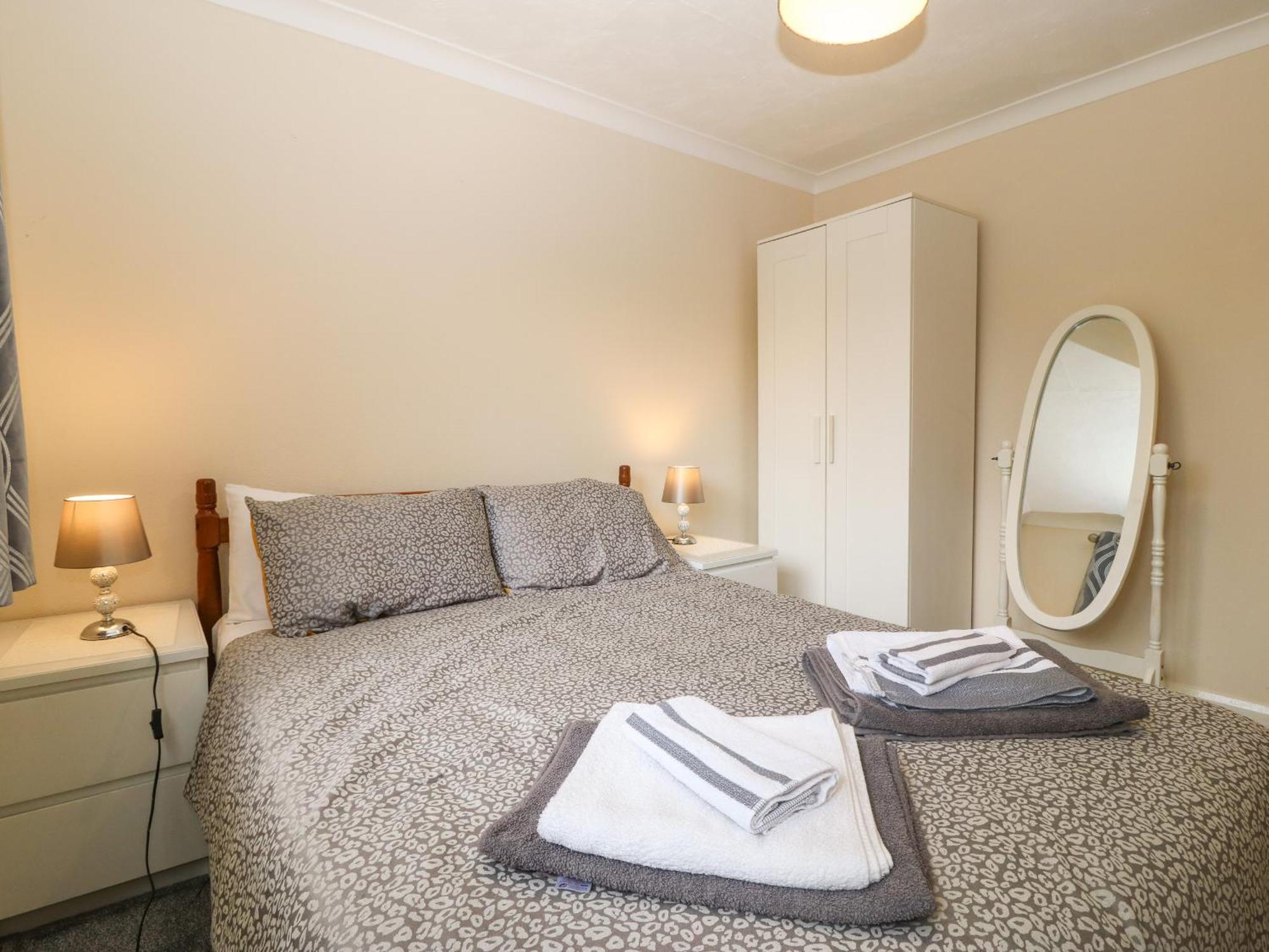 Petlyns Patch Villa Holyhead Bagian luar foto