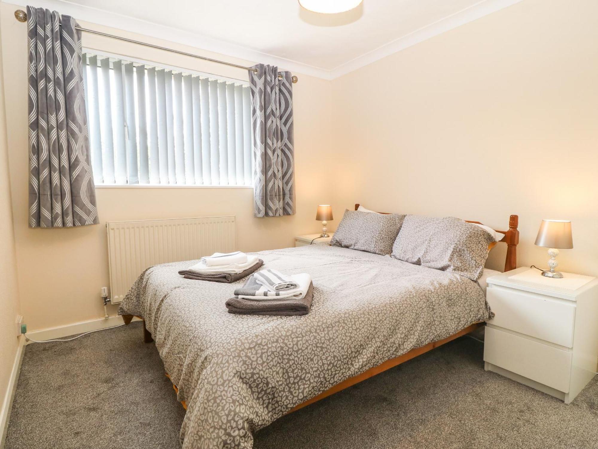 Petlyns Patch Villa Holyhead Bagian luar foto