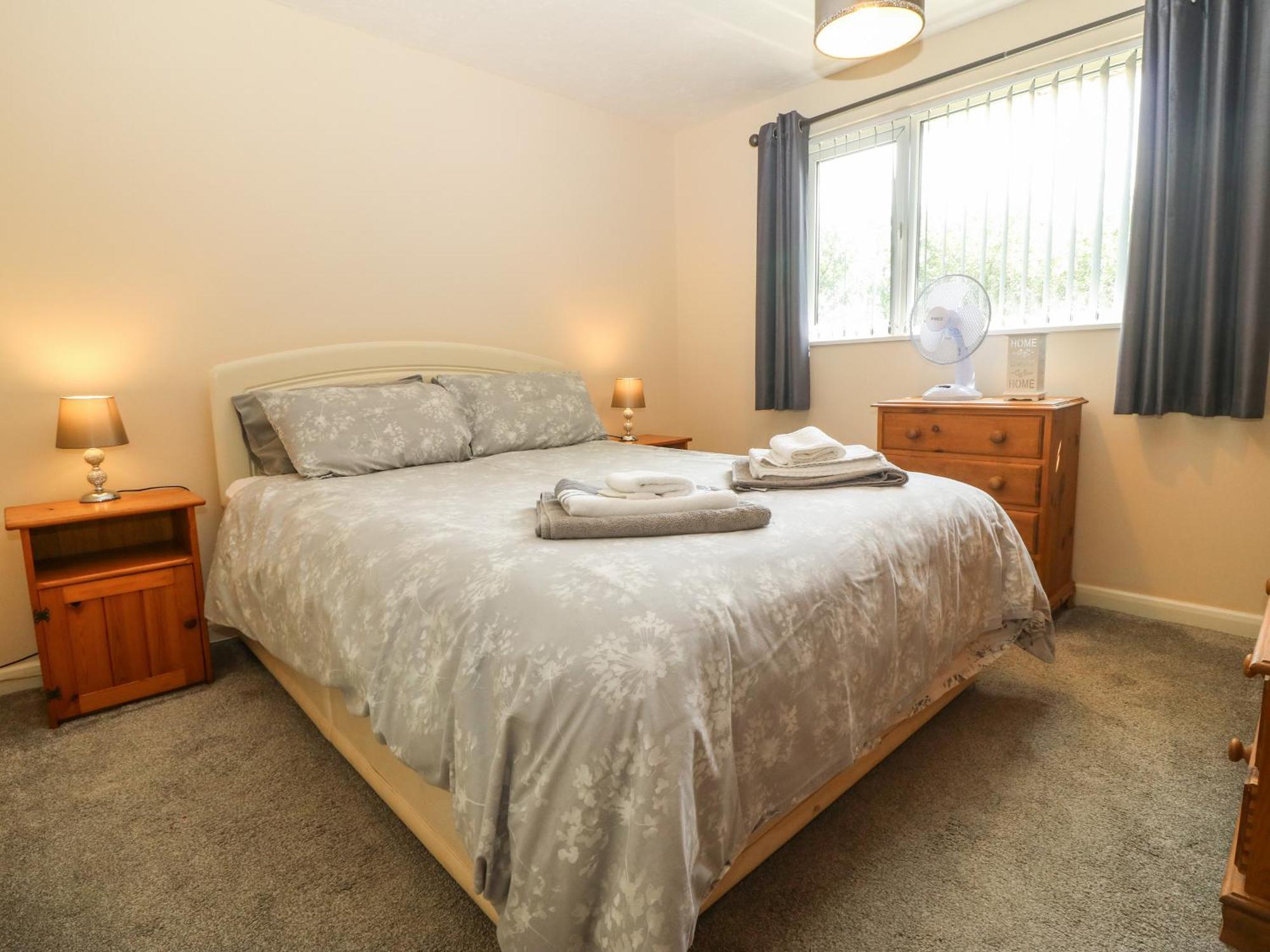 Petlyns Patch Villa Holyhead Bagian luar foto