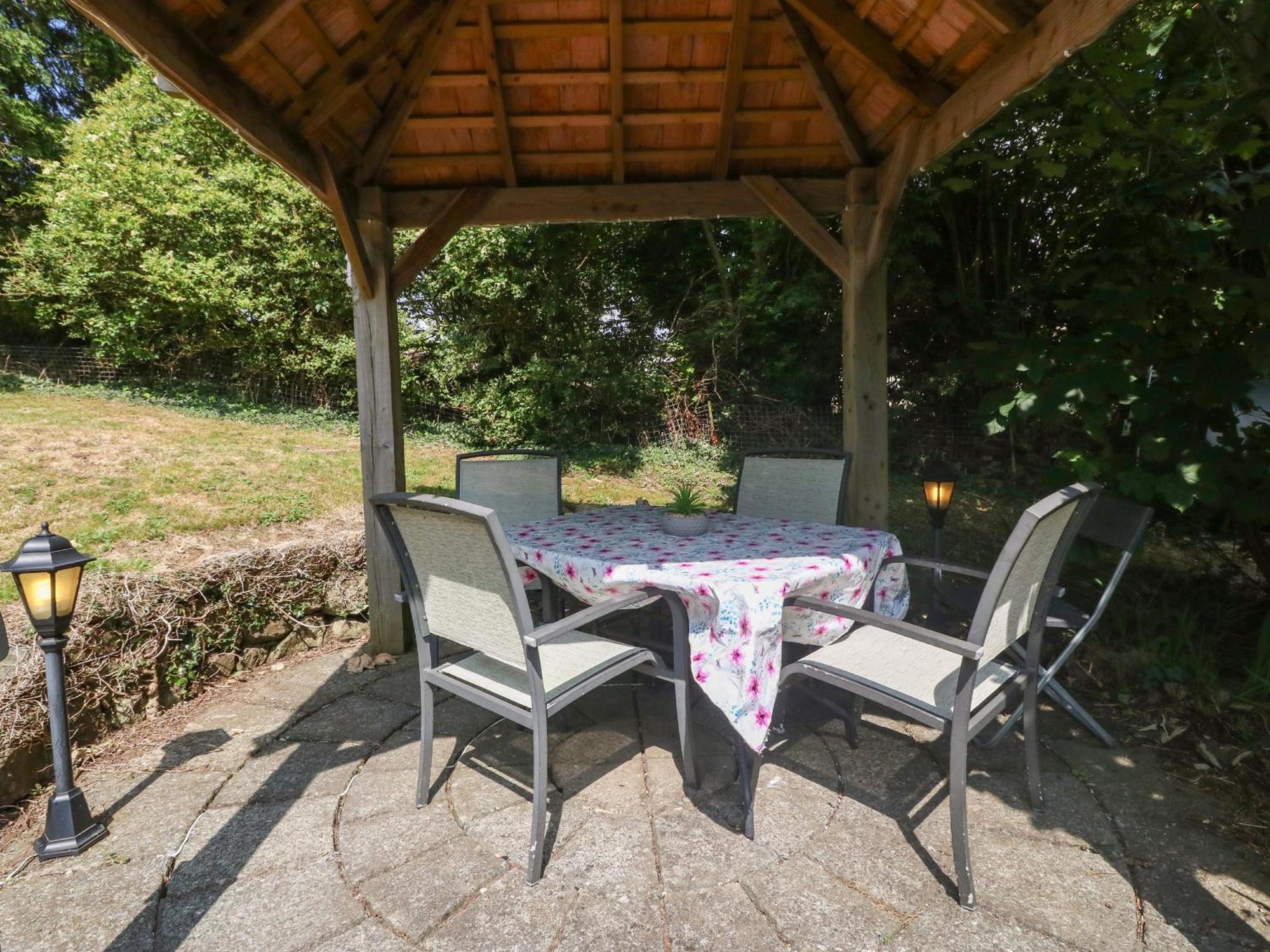 Petlyns Patch Villa Holyhead Bagian luar foto