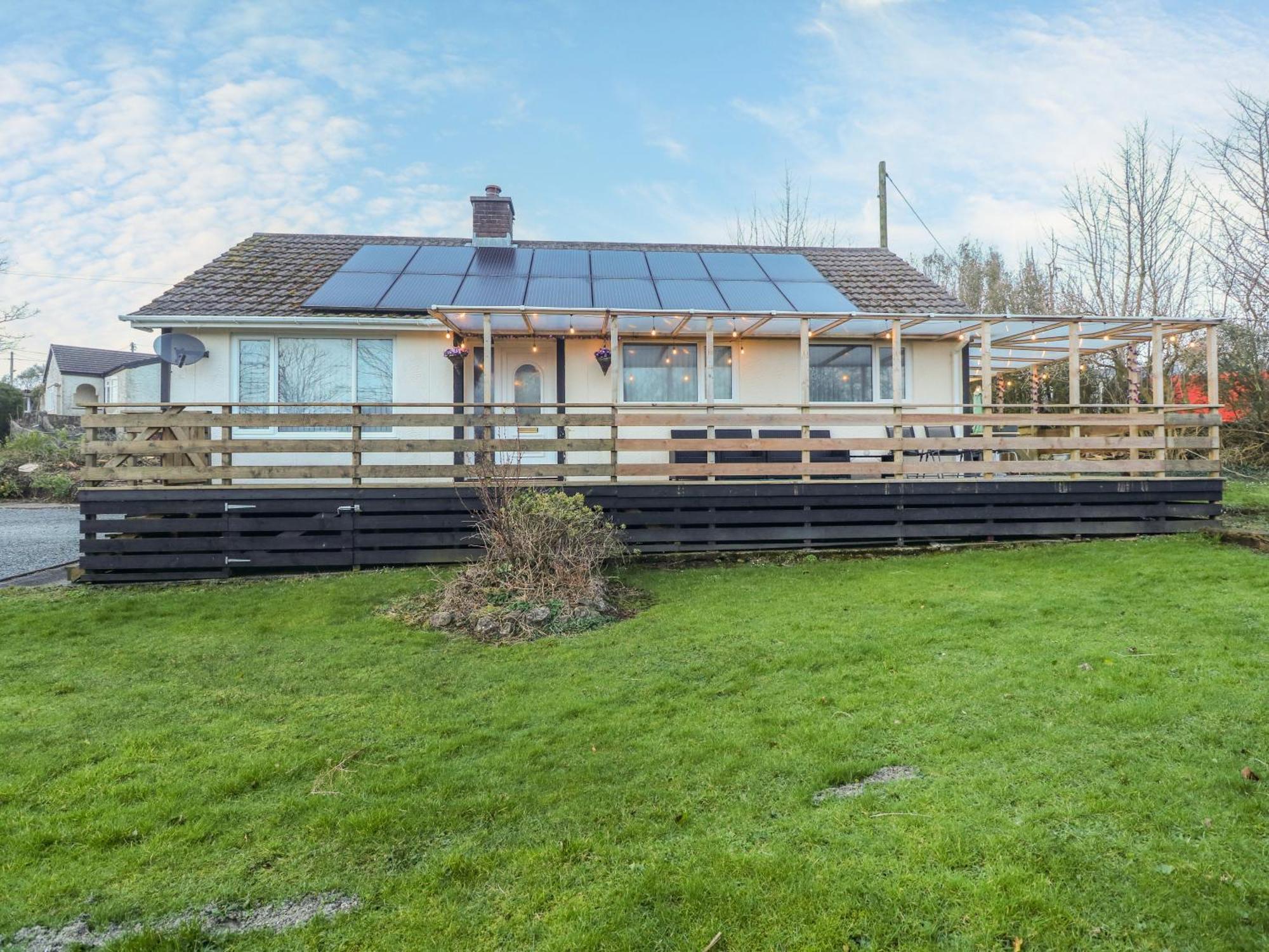 Petlyns Patch Villa Holyhead Bagian luar foto